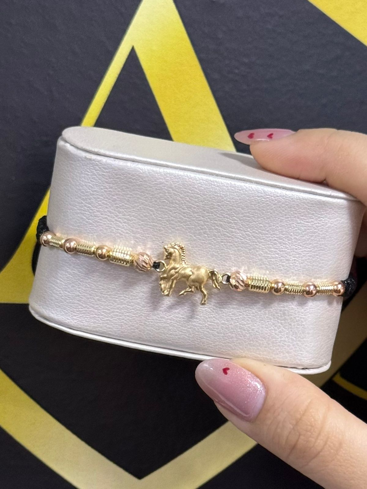 Manilla tejida caballo